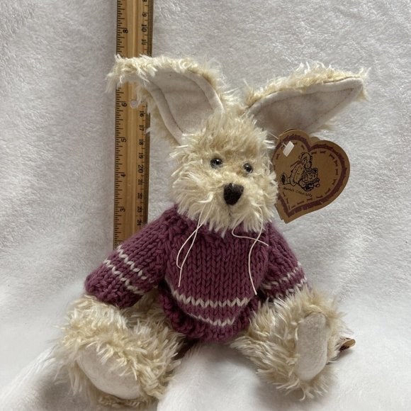 Vintage Heartfelt Collectibles bunny in sweater NWT - Picture 5 of 12